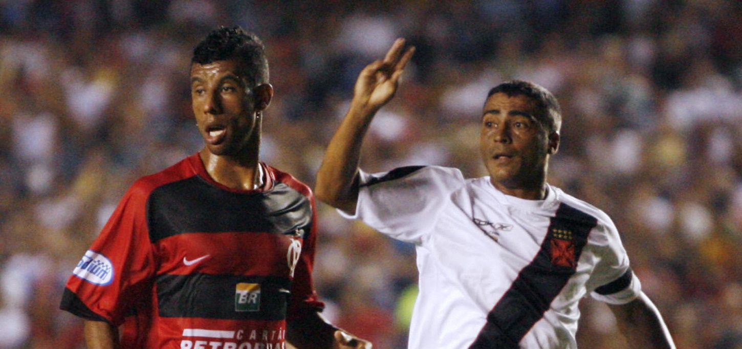 Leo Moura (Flamengo) e Romário (Vasco)