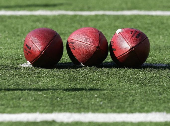 Two early season strugglers clash in Arizona