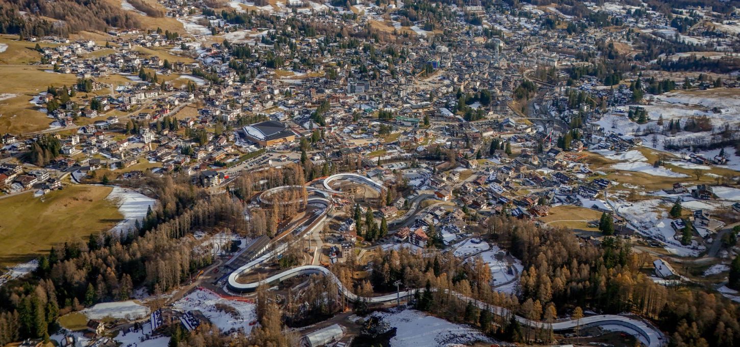 Cortina Sliding Centre
