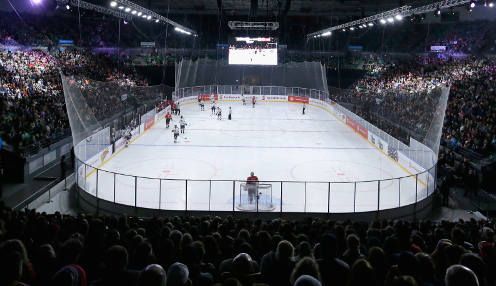 I nat får New York Islanders besøg af Edmonton Oilers hjemme på Nassau Veterans Memorial Coliseum.