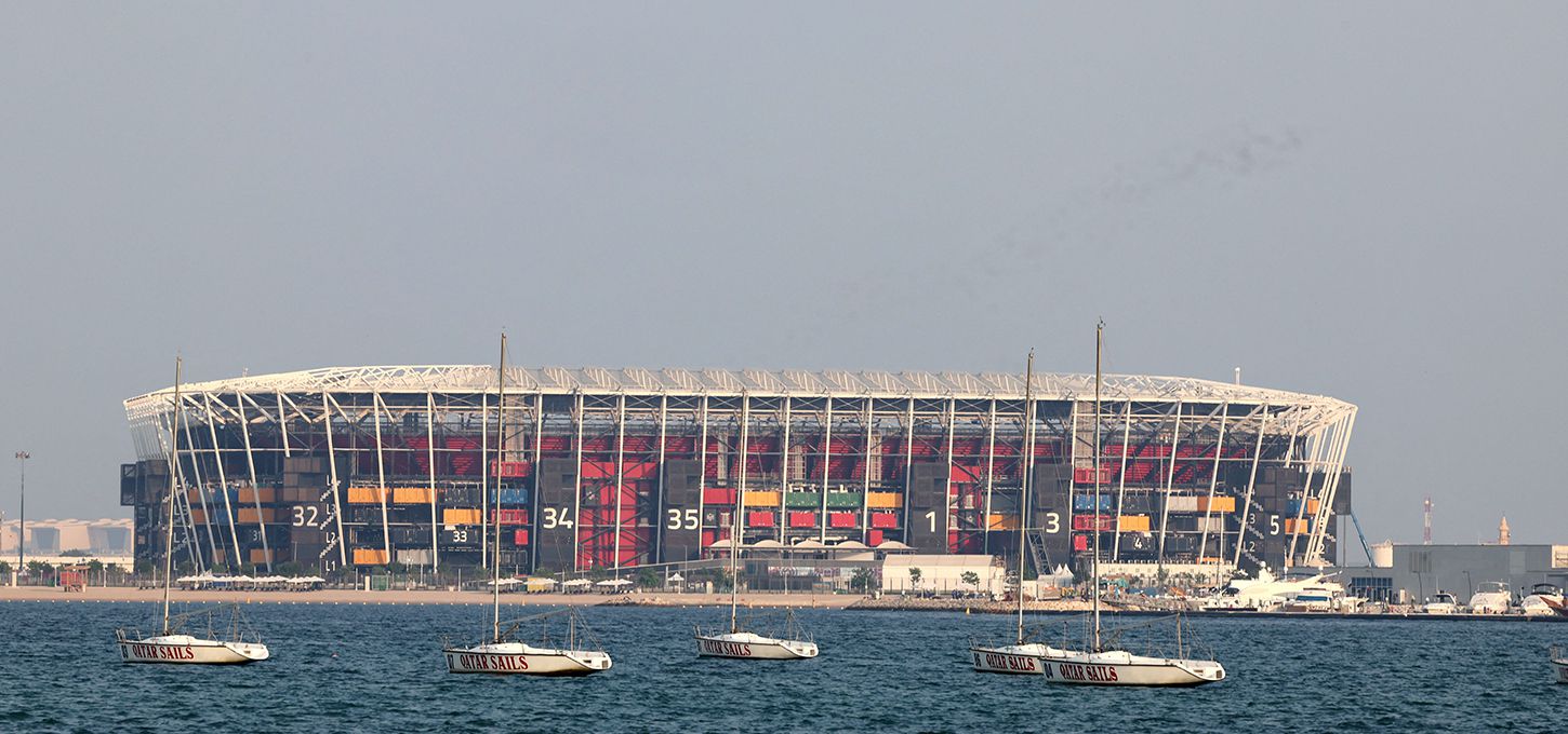 Vista del Estadio 974, que albergará partidos durante la Copa Mundial de Fútbol de la FIFA 2022, en el distrito Ras Abu Aboud de la capital de Qatar, Doha.
