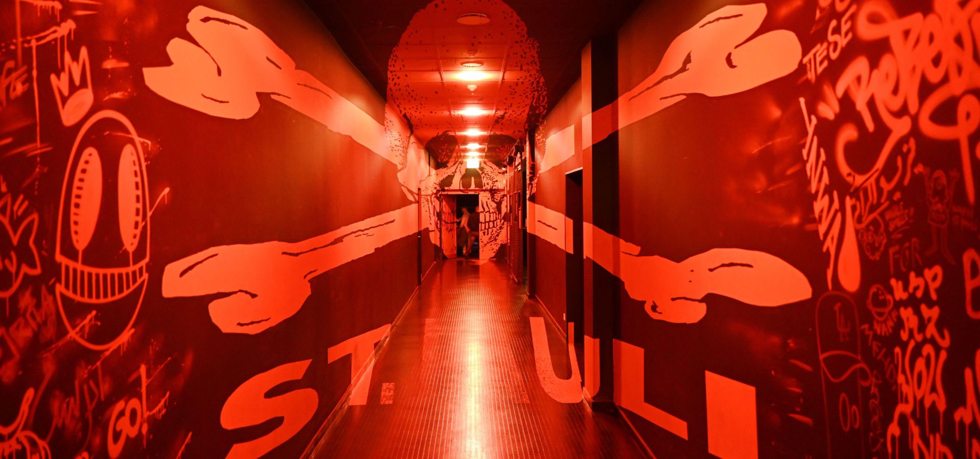 St. Pauli spelerstunnel in het Millerntor-Stadion