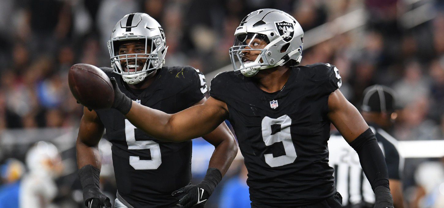 Raiders score team-record 63 points in blowout of Chargers